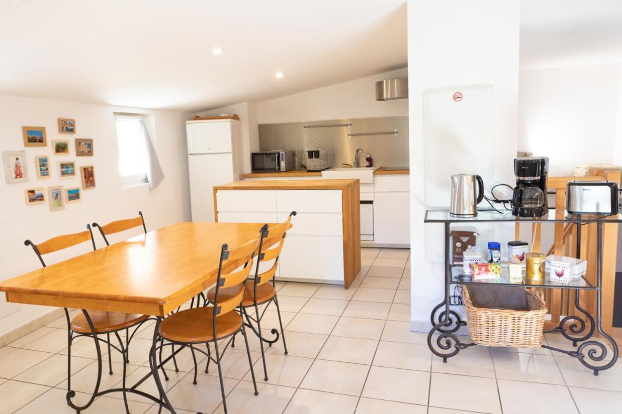 Appartement Spacieux Rochereau LʼIsle-sur-la-Sorgue Zewnętrze zdjęcie